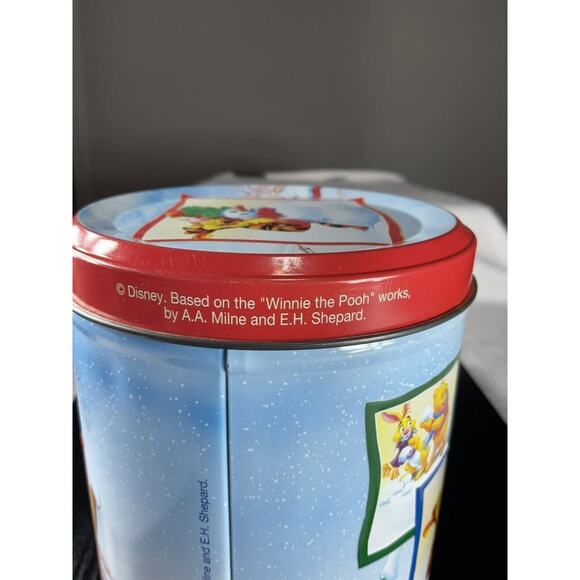 Disney Winnie the Pooh & Friends Collectors Series 2/12 Tin Winter in the Wood - Picture 8 of 10